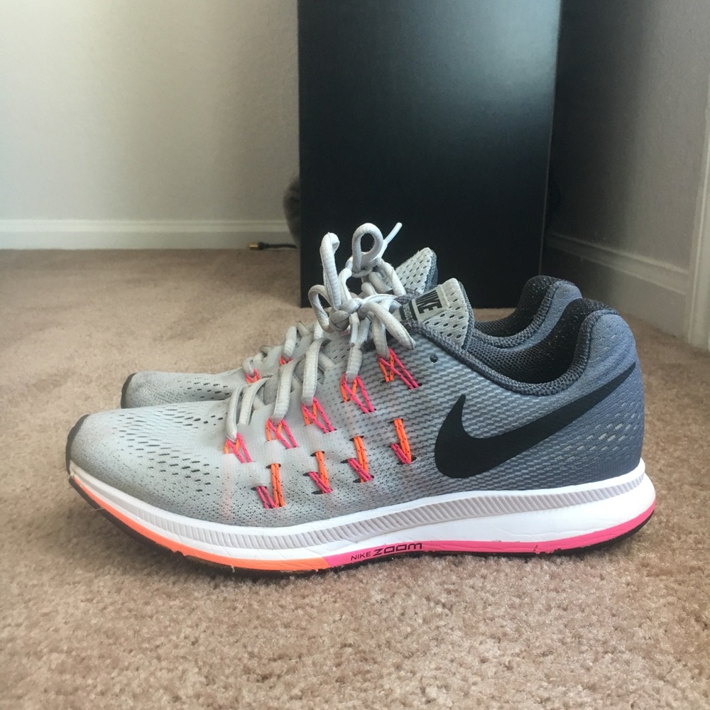 Women's Nike Pegasus 33 Size 8